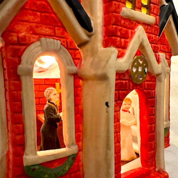 Holiday expressions in original box hand painted 3-D porcelain lighted church - Picture 9 of 16